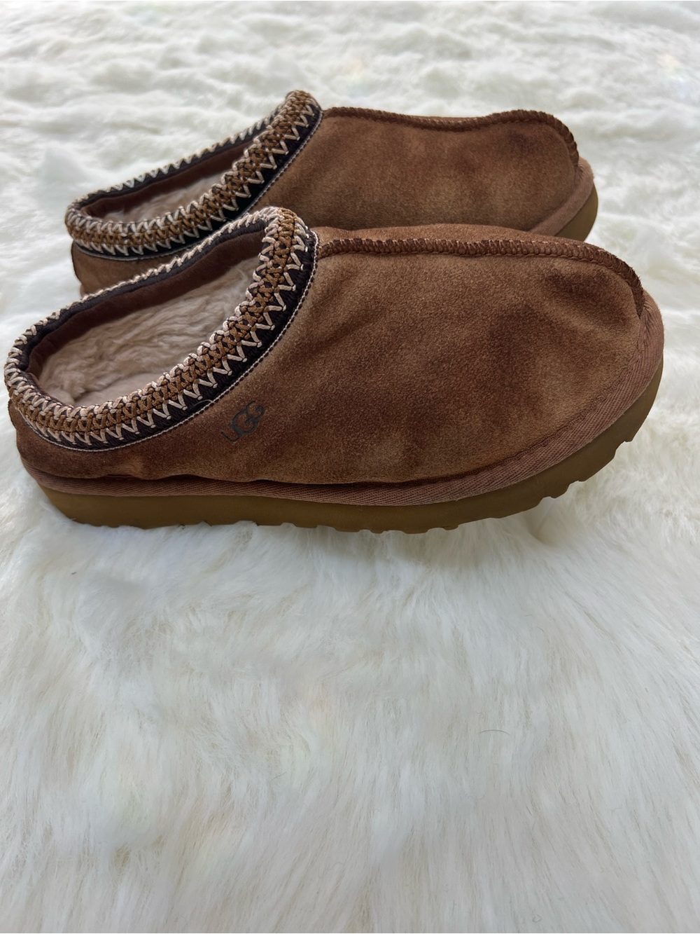 UGG Tasman Slipper women’s size 7 ,Slip on all -day style